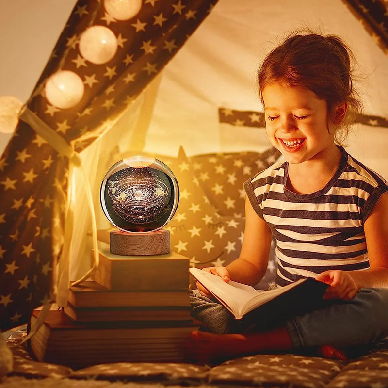 Brilhante galáxia planetária astronauta bola de cristal luzes da noite usb energia quente luz cabeceira natal presente do miúdo lâmpada noite